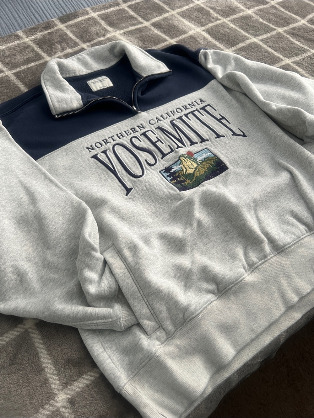 Abercrombie and Fitch Fleece Quarter Zip Fleece Sweatshirt Embroidered Large